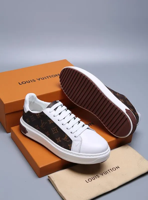 CE - New Arrival Luv Sneaker 105