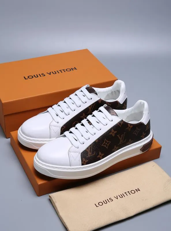 CE - New Arrival Luv Sneaker 105