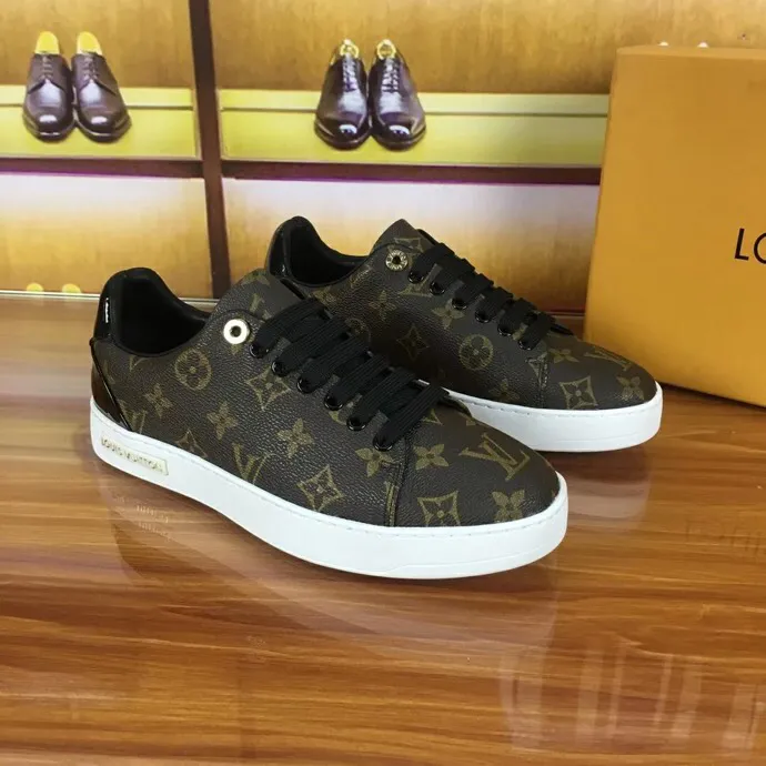 EI -New Arrival Luv Sneaker 048