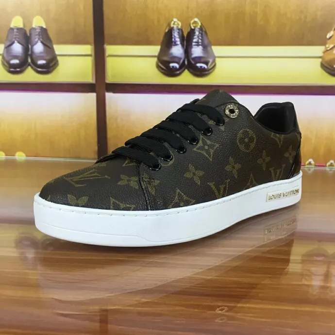 EI -New Arrival Luv Sneaker 048