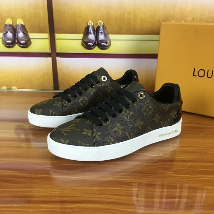 EI -New Arrival Luv Sneaker 048
