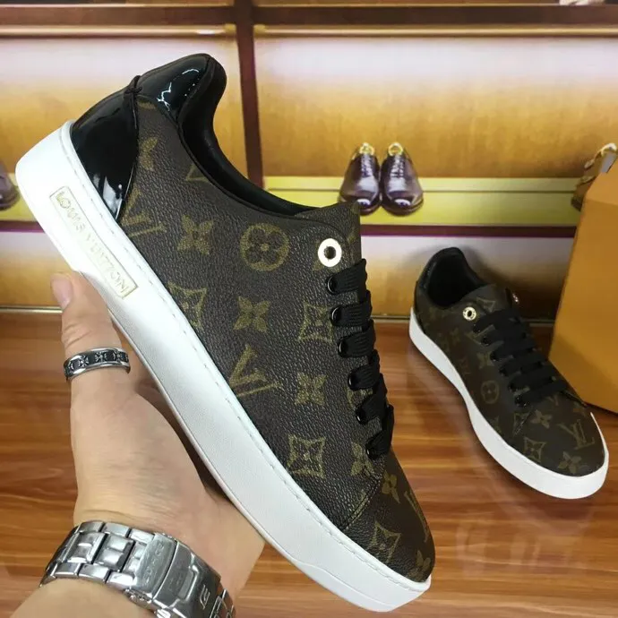 EI -New Arrival Luv Sneaker 048