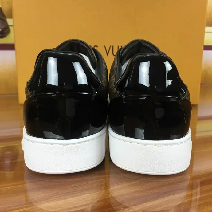 EI -New Arrival Luv Sneaker 048