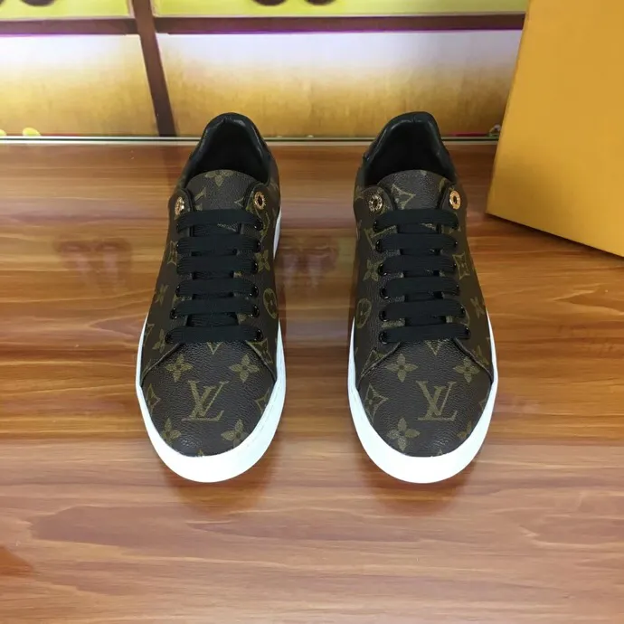 EI -New Arrival Luv Sneaker 048