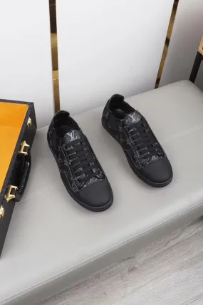 EI -New Arrival Luv Sneaker 053