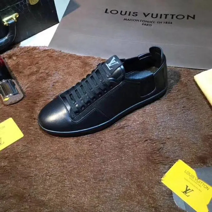 EI -New Arrival Luv Sneaker 059